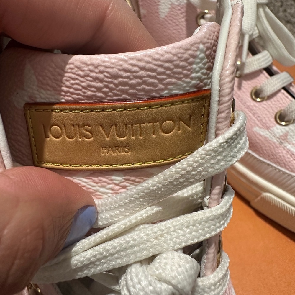 Louis Vuitton Pink Leather High top sneakers sizes 38 - Picture 3 of 6